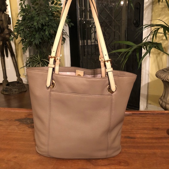 🔥SALE! Michael Kors Jet Set Leather Tote Bag🔥 - Picture 4 of 8